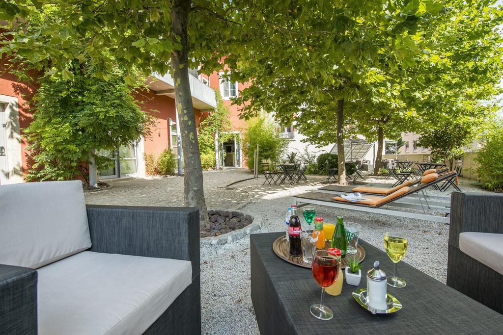 Hotel Des Capucins Le Puy-en-Velay Exterior photo
