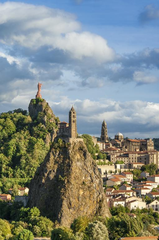 Hotel Des Capucins Le Puy-en-Velay Exterior photo