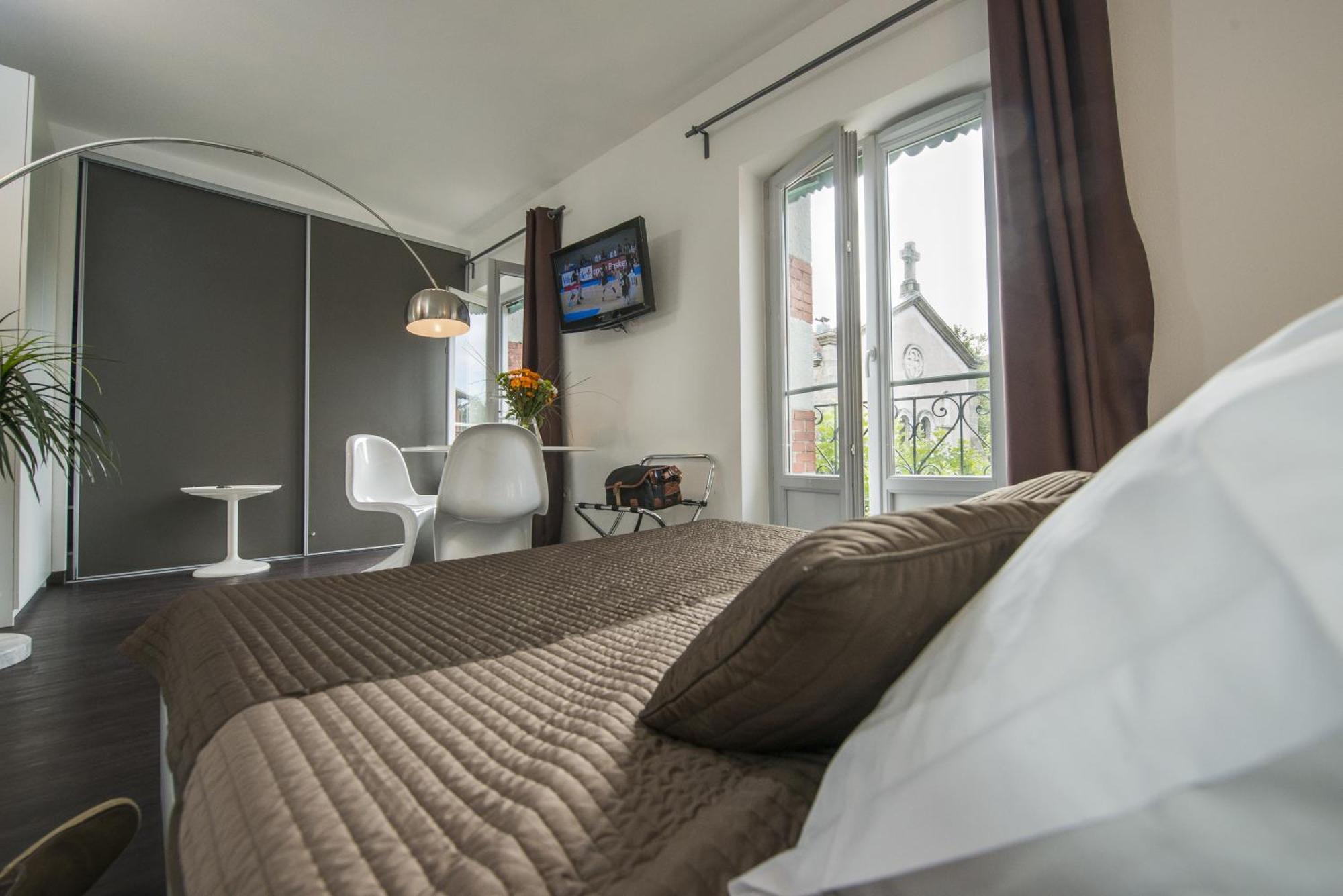 Hotel Des Capucins Le Puy-en-Velay Room photo