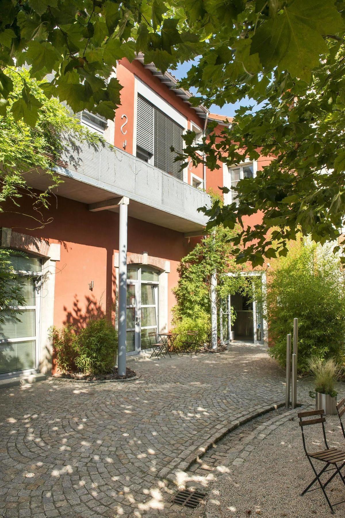 Hotel Des Capucins Le Puy-en-Velay Exterior photo